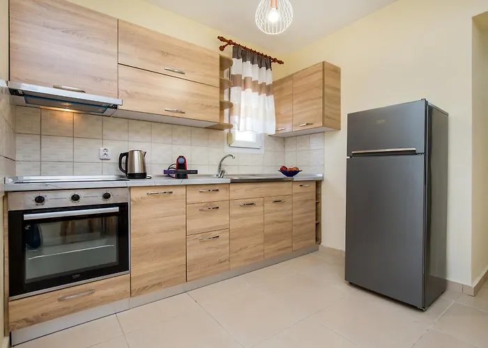 Apartment House Litsa 1 In